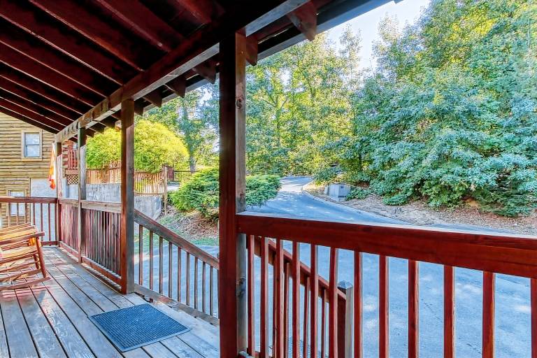 Family-oriented charming cabin with private pool | Pets allowed — photo 5