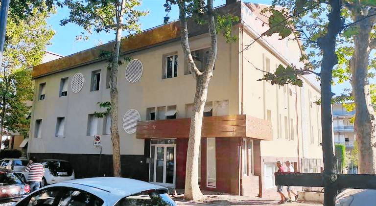 Charming serviced apartment with yard & patio | Close to the beach | Pet-friendly in Pesaro