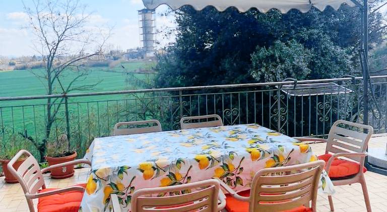 Holiday apartment with 1 room for 6 persons in Siena