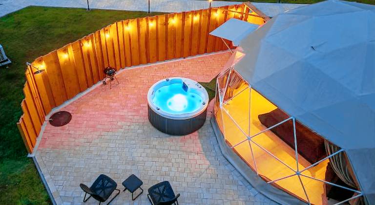 Diamond Glamp & Jacuzzi — photo 4
