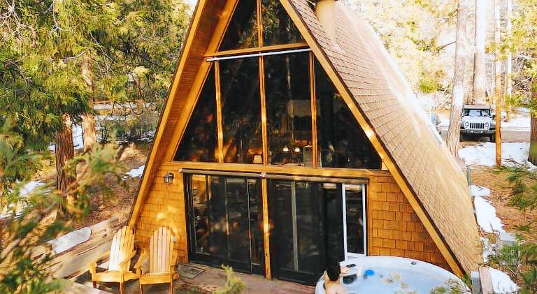 House with jacuzzi in Idyllwild, CA