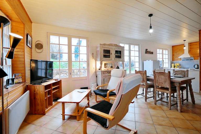 Gite with barbeque, garden & terrace — photo 3