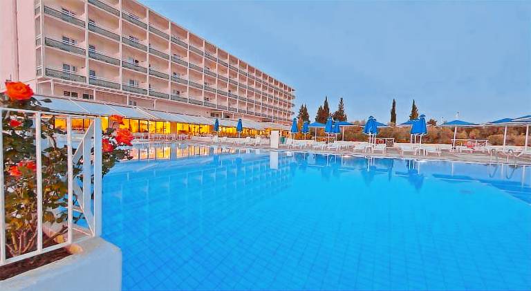 Palmariva Beach Hotel in Eretria