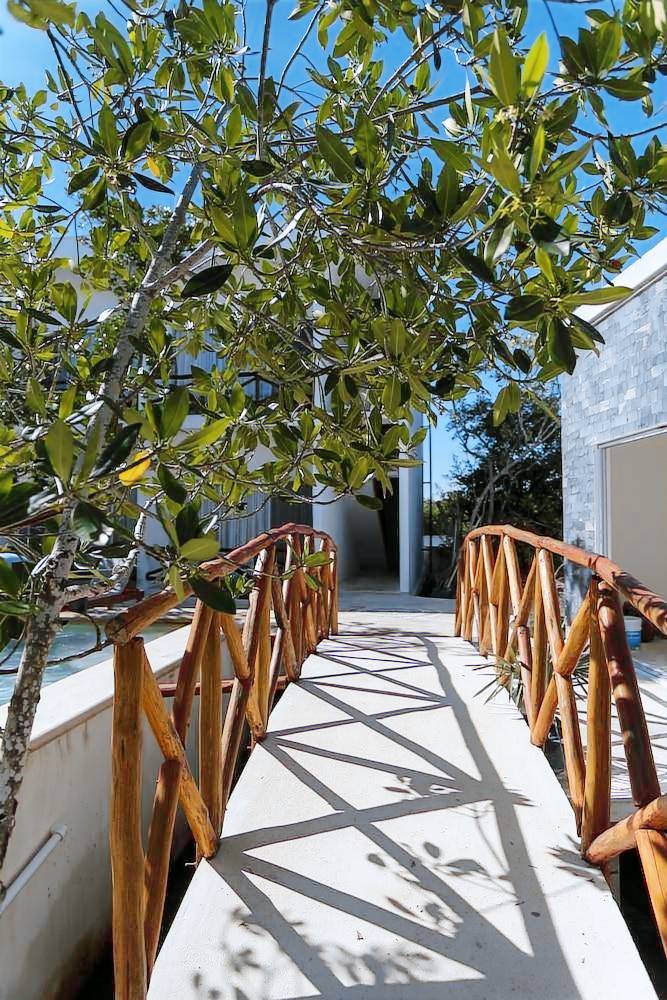 Serviced apartment with patio & pool — photo 5