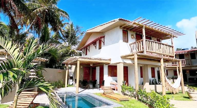 Rental apartment with barbeque, pool & patio in Japaratinga