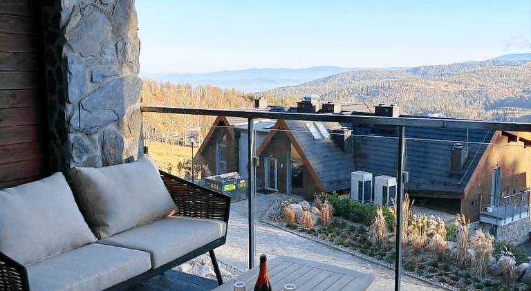 Serviced apartment with hot tub, pool & patio — photo 2