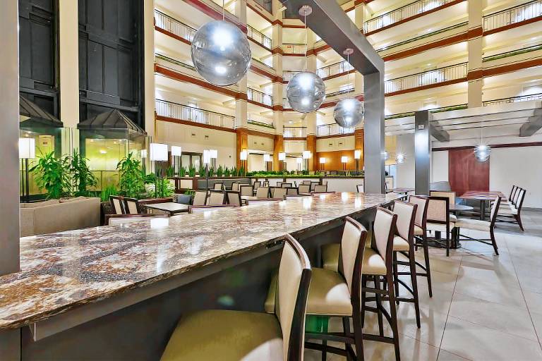 Hotel Auburn Hills — photo 2