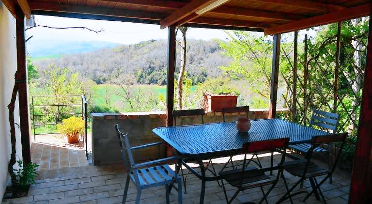 Farm with yard, jacuzzi & patio — photo 4