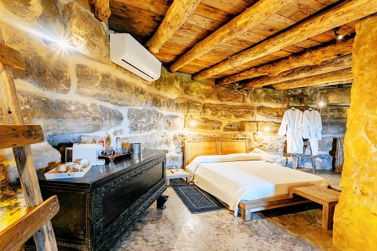 Private room Gergei