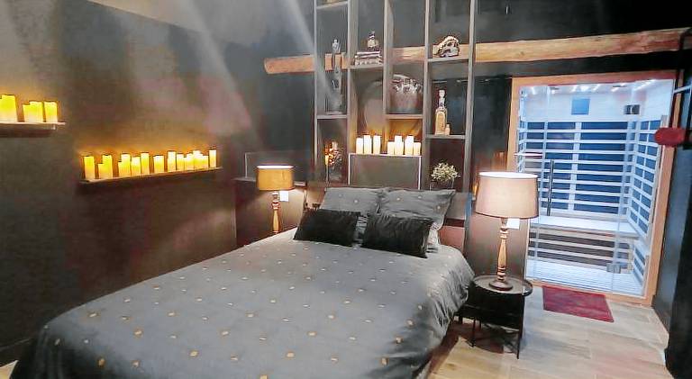 Vacation home with jacuzzi & sauna in Calais