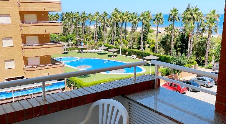 Holiday apartment with hot tub & pool — photo 4