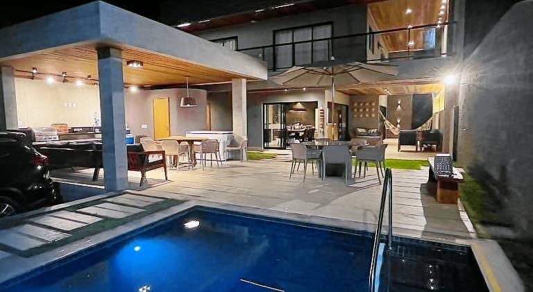 320 m&sup2; Ferienhaus