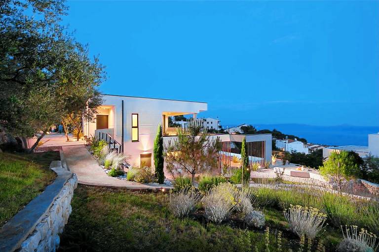 Villa Verde Horizon - new villa with gorgeous views, private pool, spa and a Jacuzzi by MyWaycation — photo 4