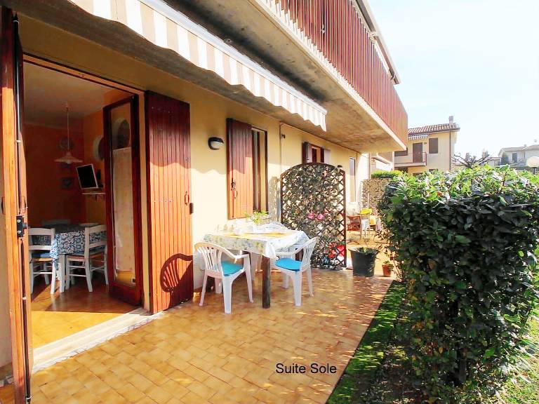 Apartment with yard, barbecue & pool — photo 2