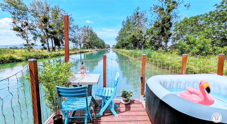 Cottage flottant terrasse jacuzzi prive en supplement aux Portes de Dijon — photo 4