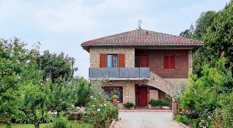 Vacation home with pool — photo 4