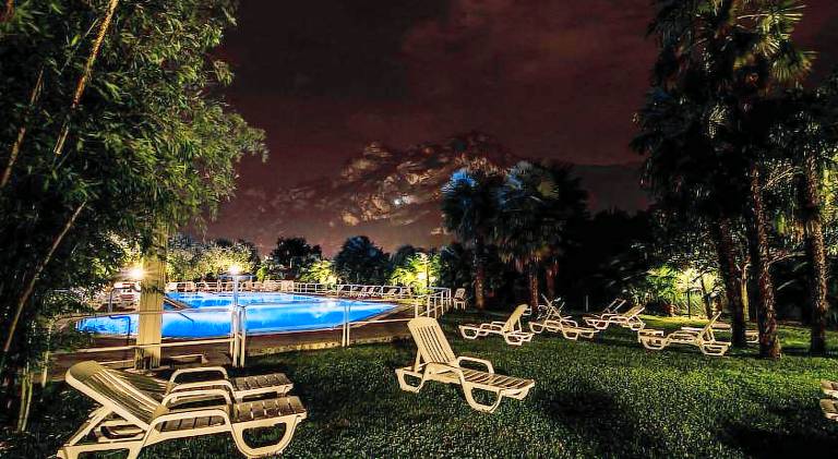 Serviced apartment with pool, BBQ & hot tub — photo 5