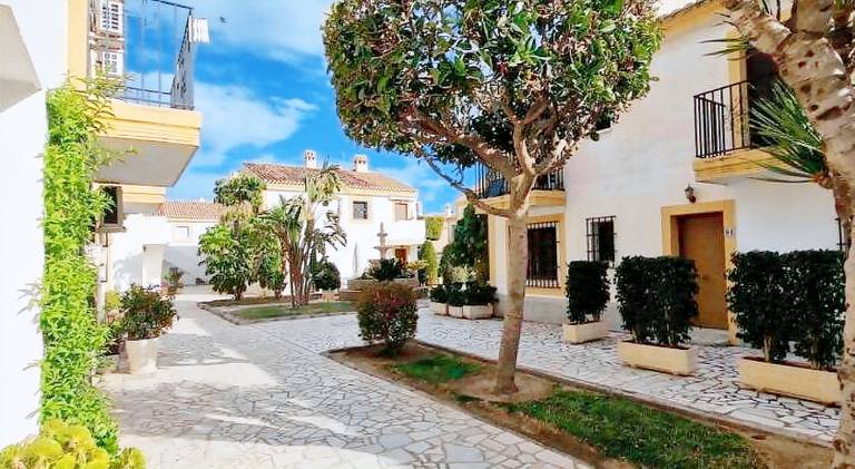 Fully equipped holiday apartment with pool | Close to the beach | Pets allowed — photo 3