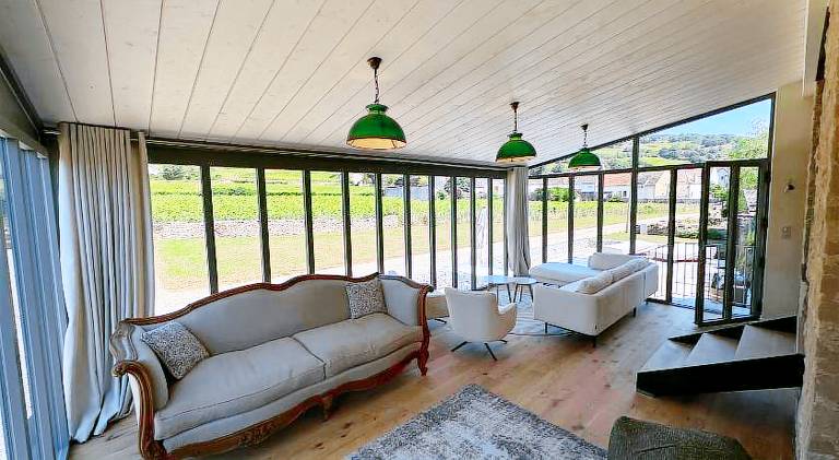 House with pool — photo 3