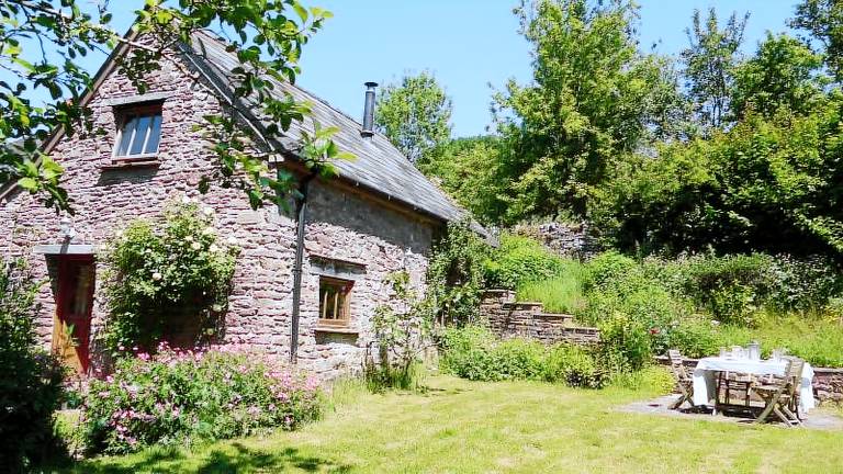 Cottage with grill & garden | Pets are welcome in Abergavenny