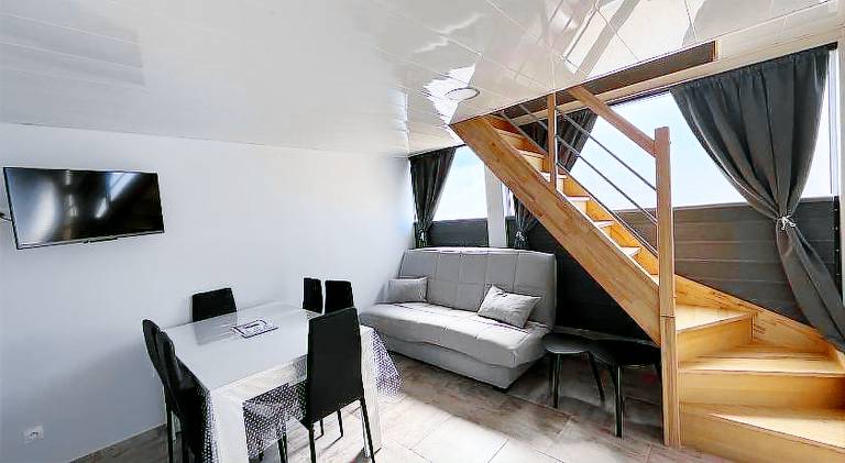 Apartment with patio | Next to the beach | Pets are welcome in Canet-en-Roussillon