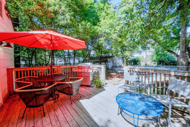 Vacation home with garden & grill | City view — photo 2