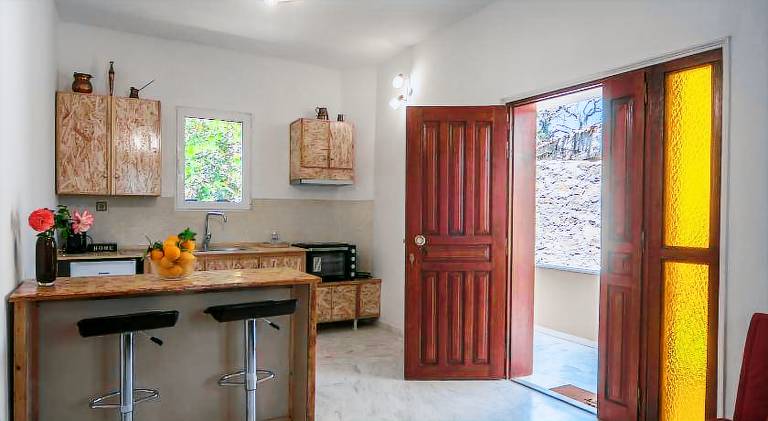 Wonderful lodge with yard, patio & grill | Pets are welcome — photo 3