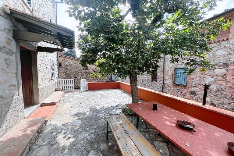 House with pool, BBQ & garden — photo 4