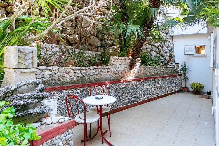 Holiday apartment with terrace in Dubrovnik
