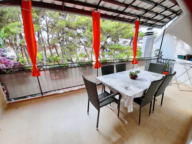 Apartment with terrace & BBQ | Close to the beach | Pets allowed in Supetar