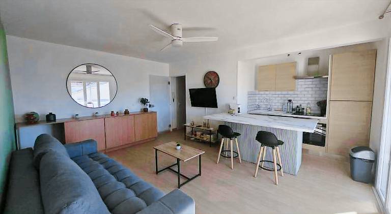 Apartment with 1 room for 4 persons in Six-Fours-les-Plages