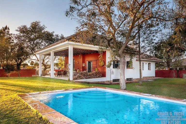 Fully equipped vacation home with garden, patio & pool | Good for workation | Dogs allowed — photo 3