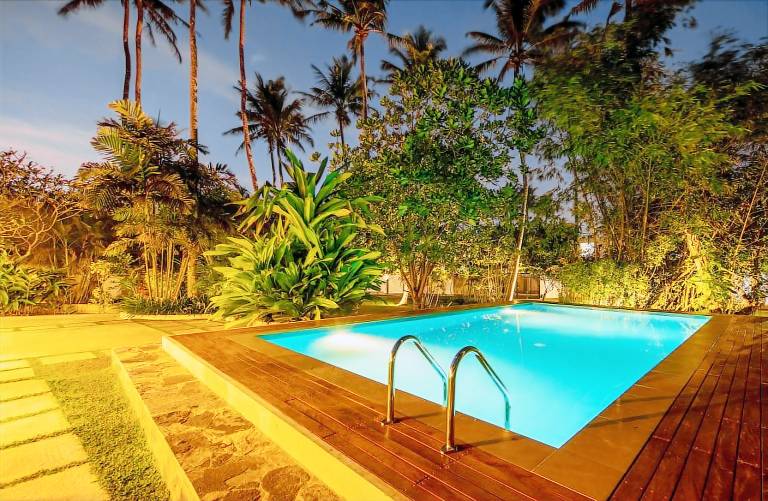 Villa with pool, yard & barbecue — photo 3