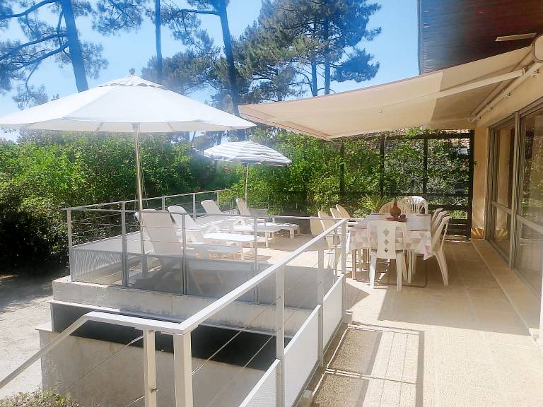 Fully equipped vacation home with BBQ & yard | Lake view | Close to the beach | Pet-friendly — photo 4