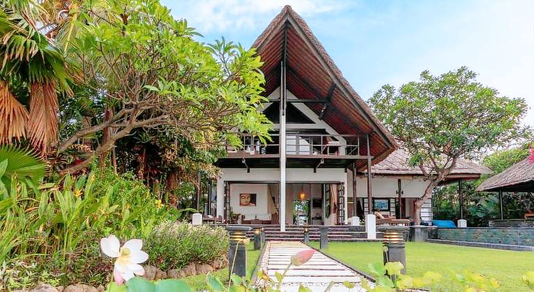 1000 m&sup2; Villa