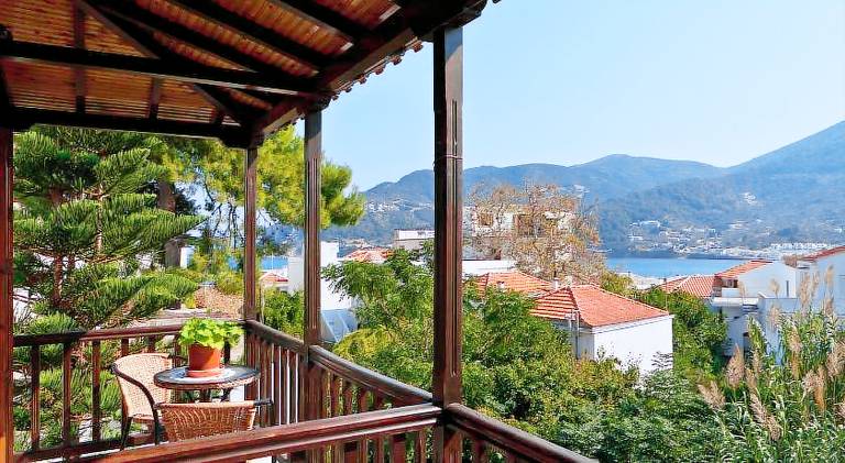 Holiday apartment with yard & terrace | Dogs allowed — photo 2