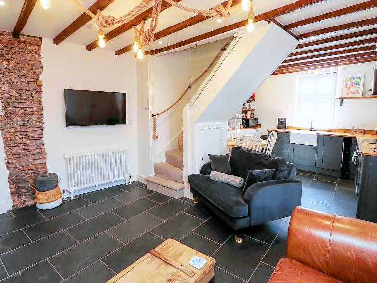 Family-friendly lovely cottage | Beach view | Pet-friendly in Paignton
