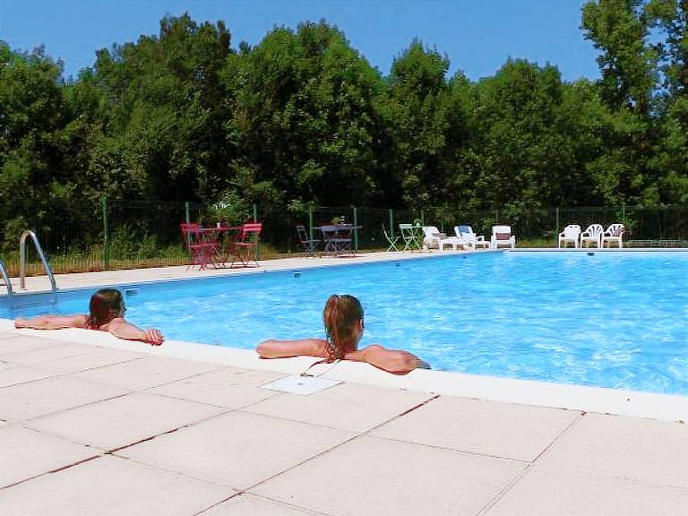 Family-oriented lovely vacation home with heated pool | Dogs allowed — photo 2
