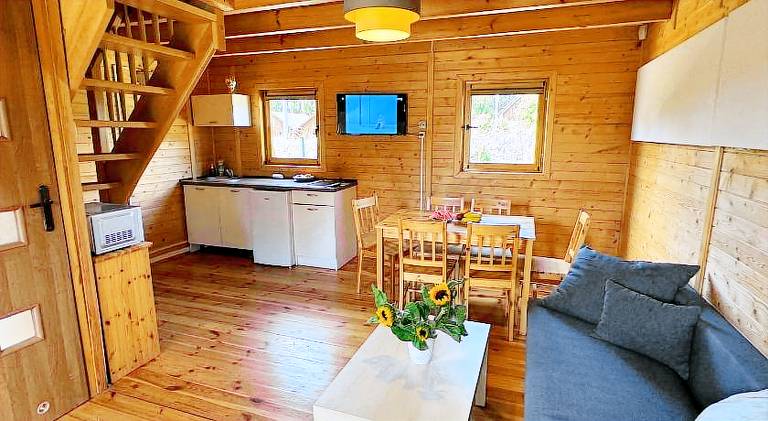 Vacation home with patio, barbeque & yard — photo 2