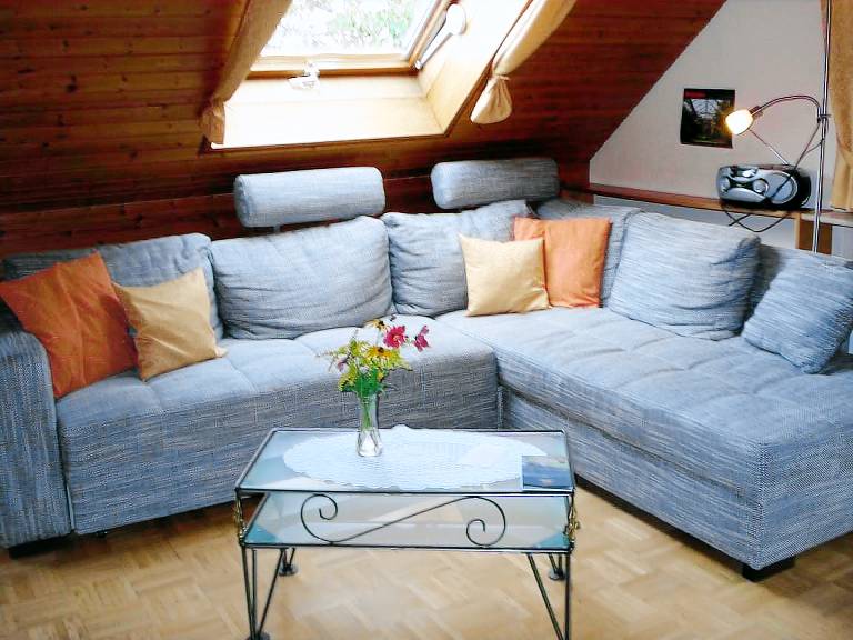 Child-friendly rental apartment with BBQ & garden | Dogs allowed — photo 2