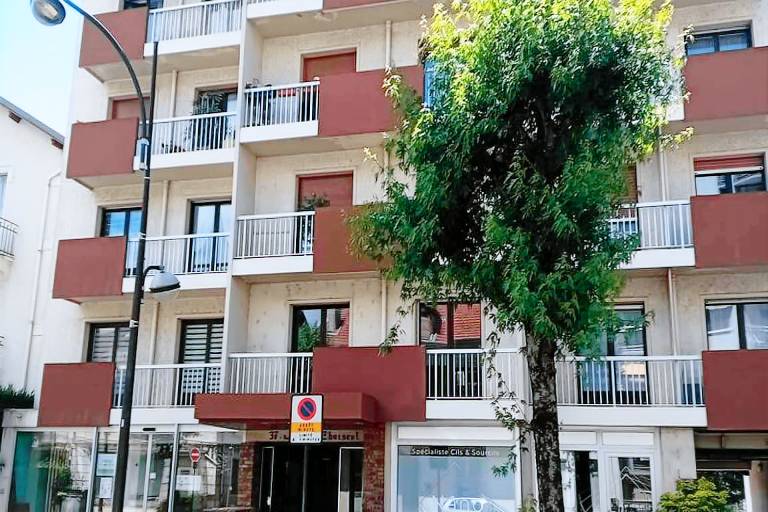 Rental apartment with terrace in Aix-les-Bains