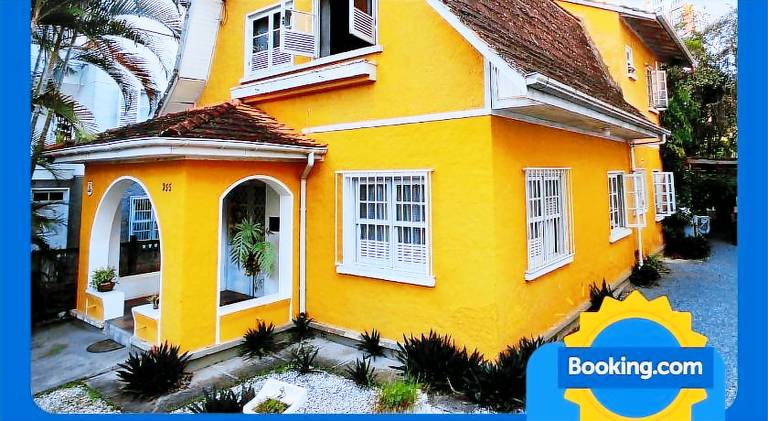 Casa Amarela Blumenau Hospedagem Alternativa in Blumenau