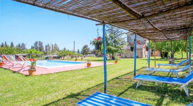 Rental apartment with pool — photo 5