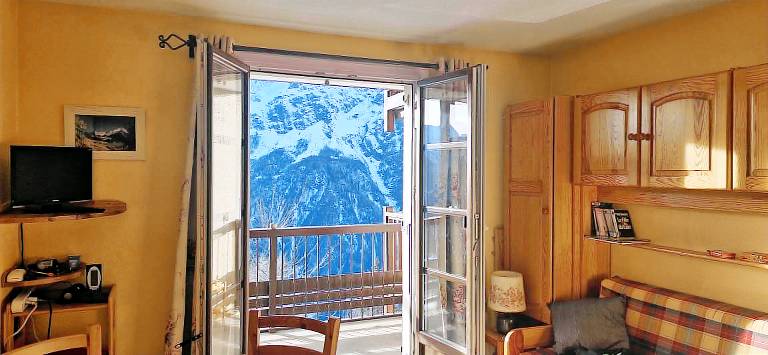 Apartment “Les Granges 13” with Mountain View, Balcony and Wi-Fi — photo 4
