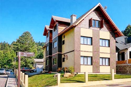 Apartment with yard in Gramado
