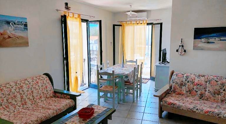 Apartment with 2 rooms for 4 persons — photo 2