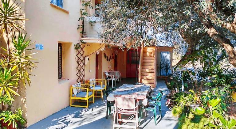 House with barbeque, yard & terrace — photo 3