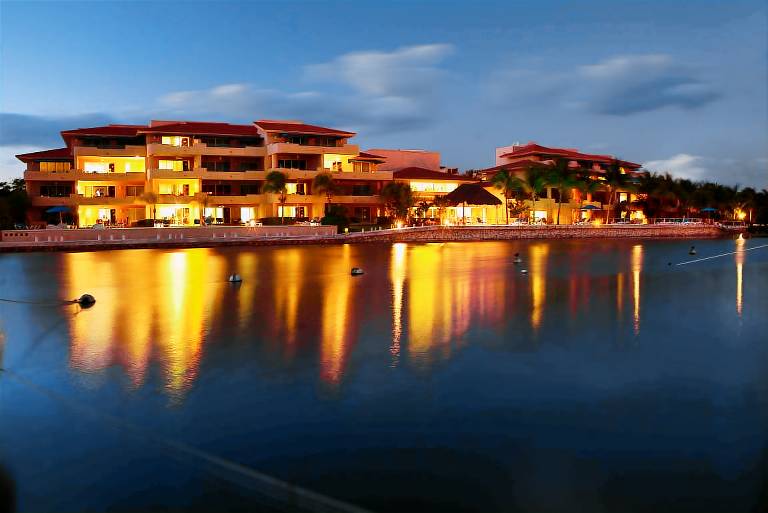 104 Gran Marina