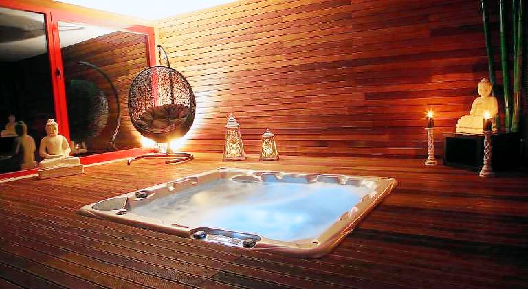 Farm with hot tub, garden & pool — photo 4