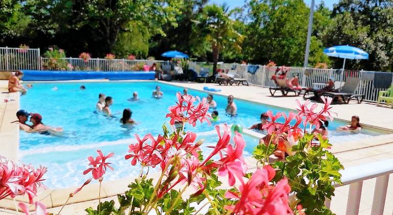 Camping LePigeonnier a Miers pres du gouffre de Padirac in Figeac